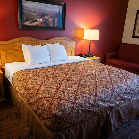Savanna Inn & Suites 외부 사진