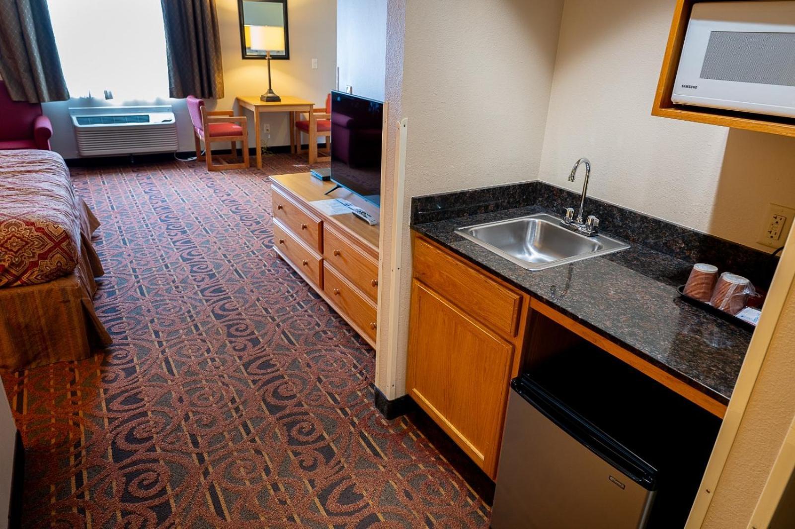 Savanna Inn & Suites 외부 사진